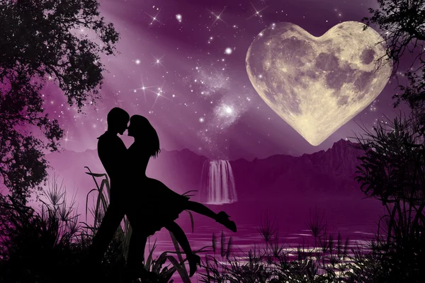 Силуэты романтической атмосферы Валентина танцуют в лунном свете Лицензионные Стоковые Фото