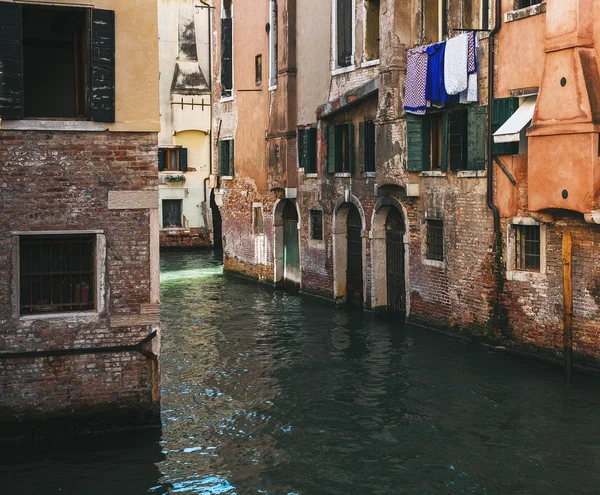 Strada colorata a Venezia — Foto Stock