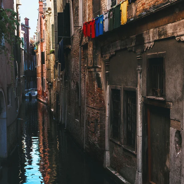 Strada colorata a Venezia — Foto Stock