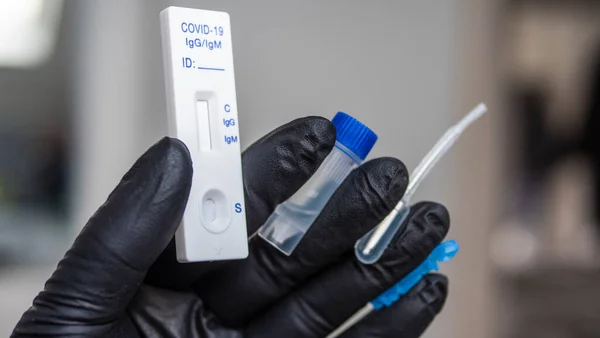 Covid Testkit Voor Het Detecteren Van Igm Igg Antilichamen Immuniteit Stockfoto