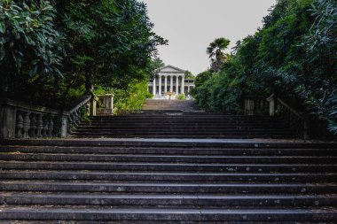 Ordzhonikidze 'den esinlenerek yapılmış terk edilmiş bir sanatoryum.