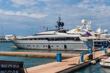 Soçi yatlarında deniz limanı