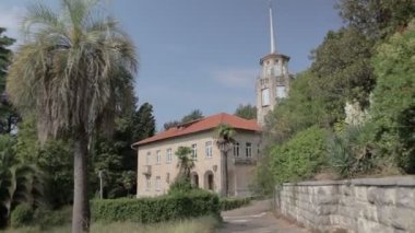 Mimarinin terk edilmiş sarayı.