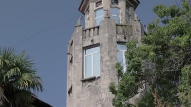 Mimarinin terk edilmiş sarayı.