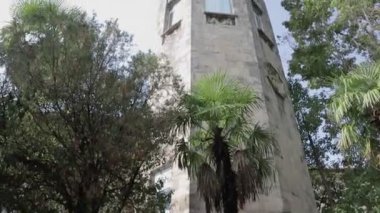 Mimarinin terk edilmiş sarayı.