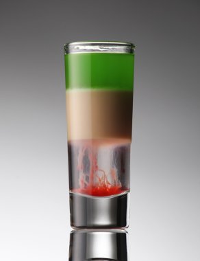 Alkollü kokteyl cam (ok) 