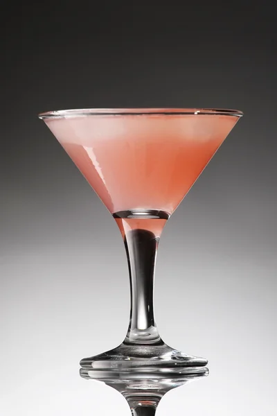 Cocktail colorat pe un gradient — Fotografie, imagine de stoc