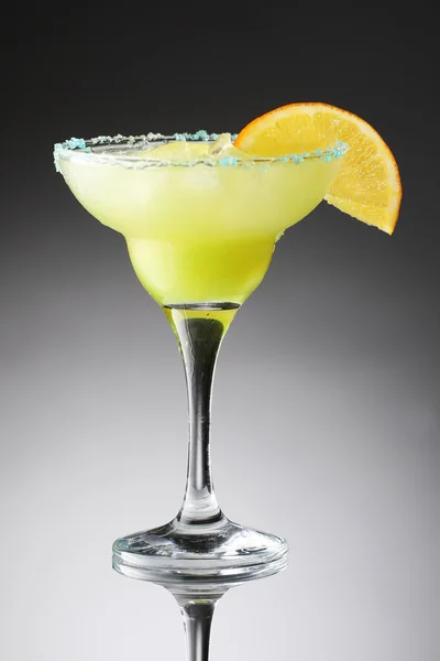 Colorful cocktail decorated lemon slice — Stock Photo, Image