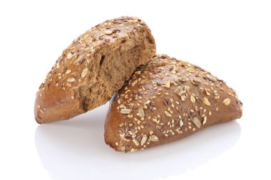 Kahverengi topuz keten tohumu, ayçiçeği, kabak ve sesa serpilir