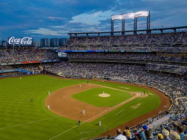 Citi Sahası, Queens, NY - 2 Temmuz 2019: New York Yankees, New York Mets 'e karşı