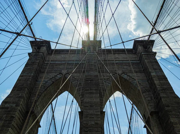 Brooklyn Köprüsü New York Aydınlık Yaz Gününde — Stok fotoğraf