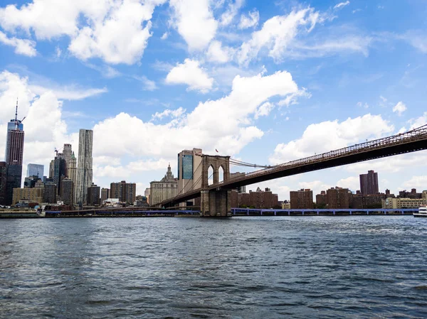 Brooklyn Bridge Dia Nublado Verão Nova York — Fotografia de Stock