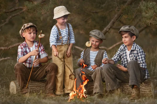 Boys Fry Sausages Bread Woods Stake Summer Evening — Stock Photo, Image