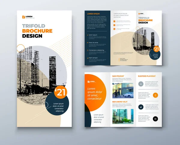 Tri vouw Orange brochure ontwerp met vierkante vormen, corporate business template voor tri vouw flyer. Het sjabloon is wit met plaats voor foto 's. Creatief concept gevouwen flyer of brochure. — Stockvector