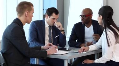 Toplantıda geniş Office