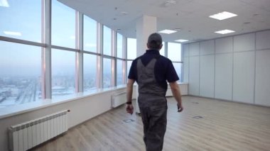 Ofiste sipariş hizmeti çalışan denetler