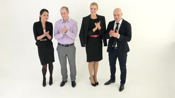 Business team verwelkomt nieuwe medewerker — Stockvideo