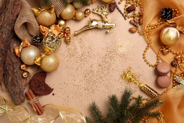 Noel arka planda altın tonları