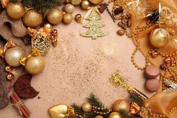 Altın ile Noel ağacı arka plan