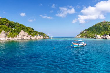 kristal berraklığında su tropikal Adası