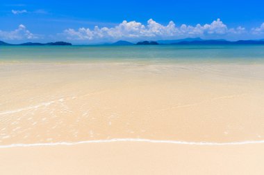 beyaz kum plaj tropikal adada