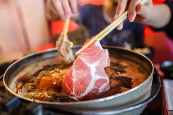 Japansk shabu med chopstick — Stockfoto