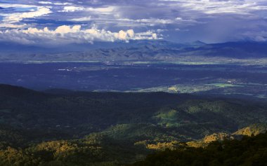 Tropikal orman ve dağ aralıkları, Chiang Mai