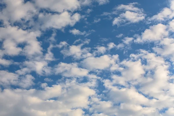 ท้องฟ้าเมฆ — ภาพถ่ายสต็อก