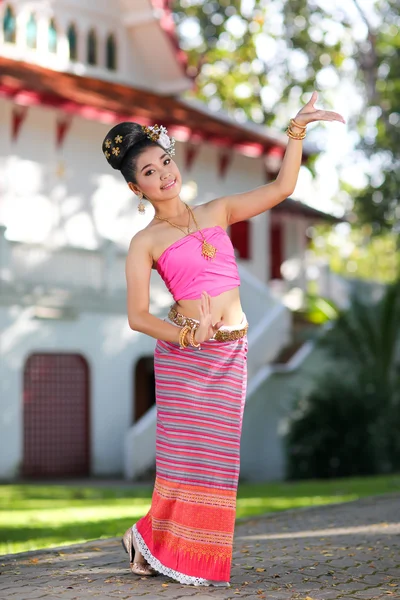 Thai dancing girl with northern style dress in temple — Stock Photo, Image
