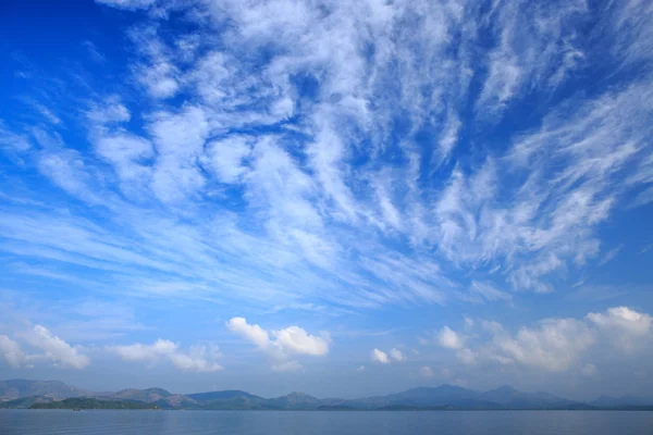 Beautiful sea at tropical island — Stock Photo, Image