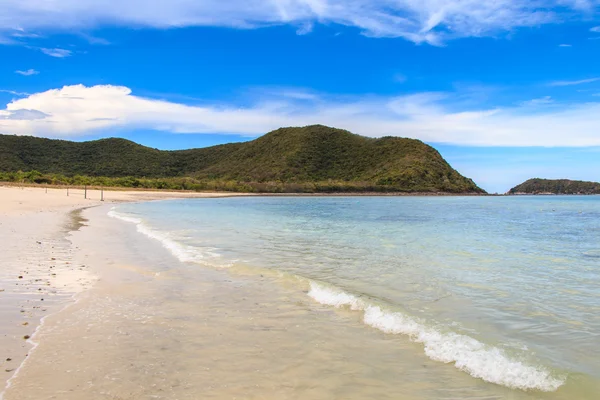 Kristallklart vatten på tropisk ö, Thailand Stockfoto