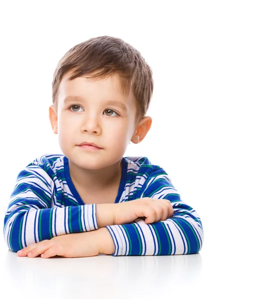 Porträt eines netten, fröhlichen Jungen — Stockfoto