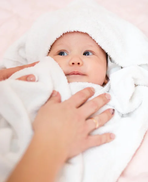 Søte nyfødte spedbarn – stockfoto