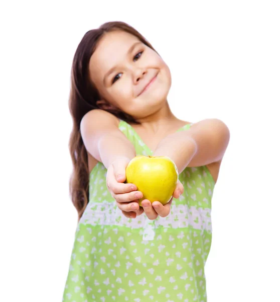 Chica con manzana —  Fotos de Stock