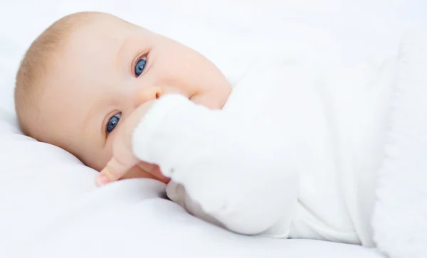 Schattige baby — Stockfoto