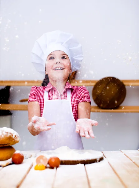 Girl making bread — Stock Photo, Image