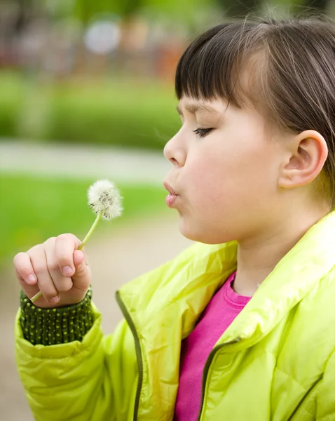 Girl is playing on playground — Stock Photo, Image