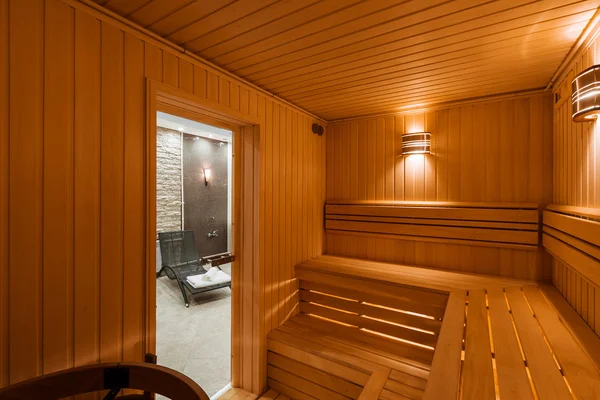 Interno della sauna finlandese, sauna classica in legno — Foto Stock