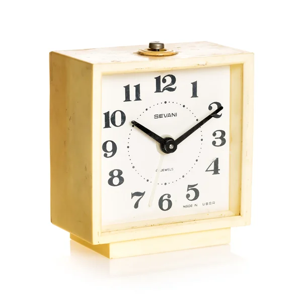 Reloj despertador viejo sobre fondo blanco — Foto de Stock