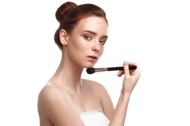 güzel bir genç kadın ile Püskül