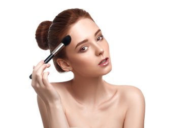 güzel bir genç kadın ile Püskül