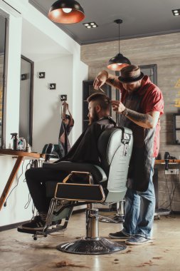 Berber Dükkanı sakallı adam