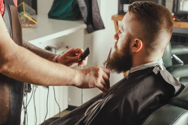 Berber Dükkanı sakallı adam