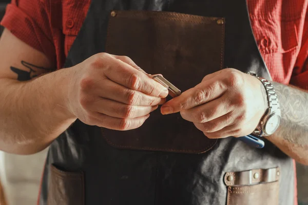 Barber Hands Closeup — Stock Photo, Image