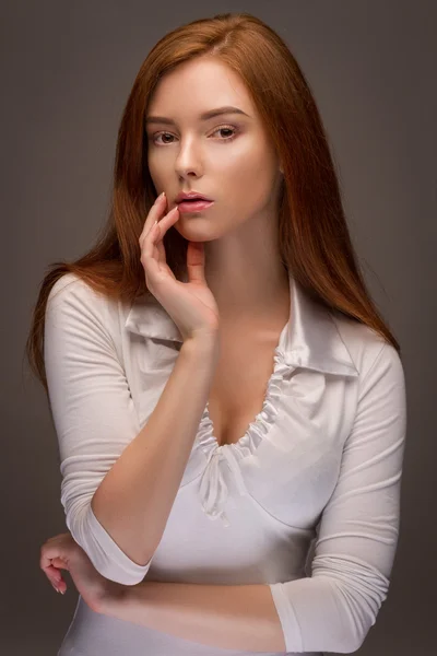 Cute redhead vrouw — Stockfoto