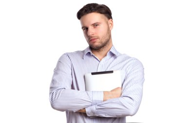 Yakışıklı adam holding dijital tablet