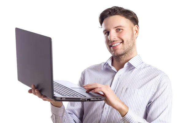 Gelukkig knappe zakenman met een Laptop — Stockfoto