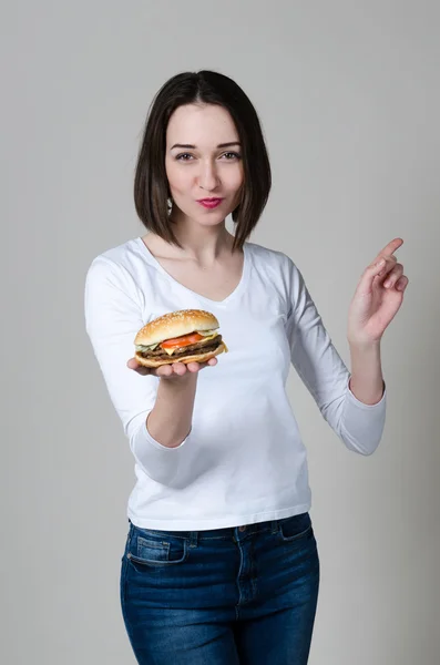 吃健康三明治孤立在白色背景上的女孩 — 图库照片