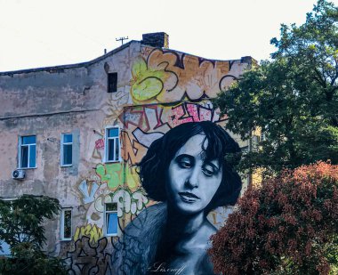 Tsvetaeva grafiti. Akhmatova. Tsvetaeva. Odessa 'da grafiti.