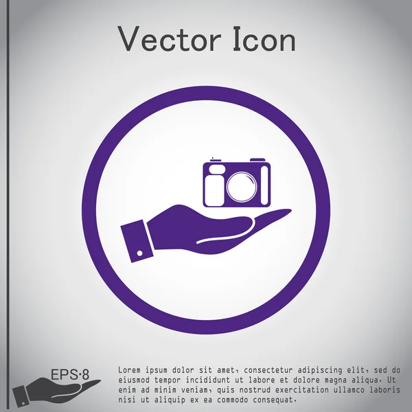 Mano sosteniendo una cámara fotográfica — Vector de stock